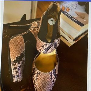 New Nine West Snakeskin